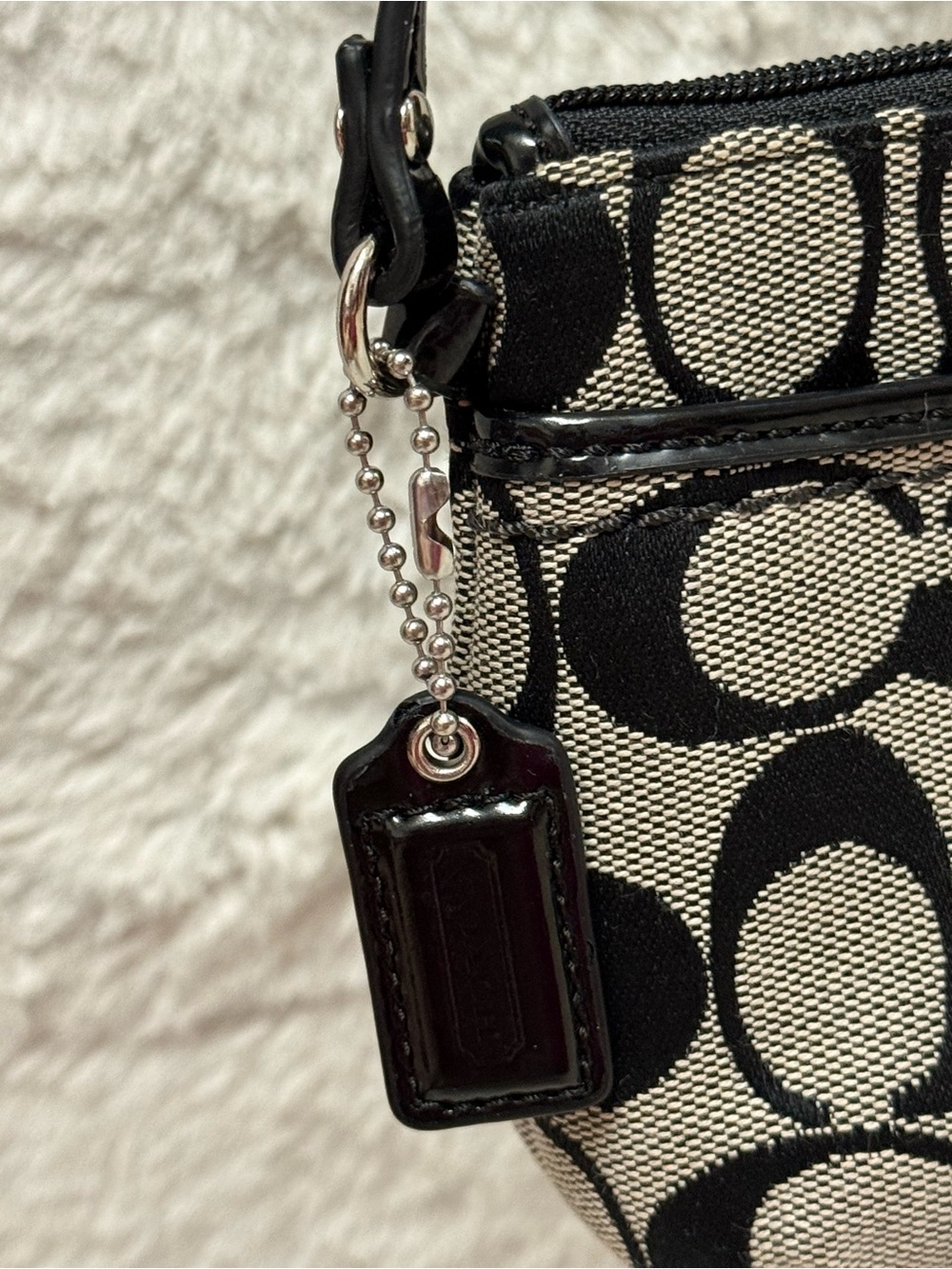 Coach Black and Gray Signature Canvas Turnlock Wristlet Bag - Picture 4 of 8